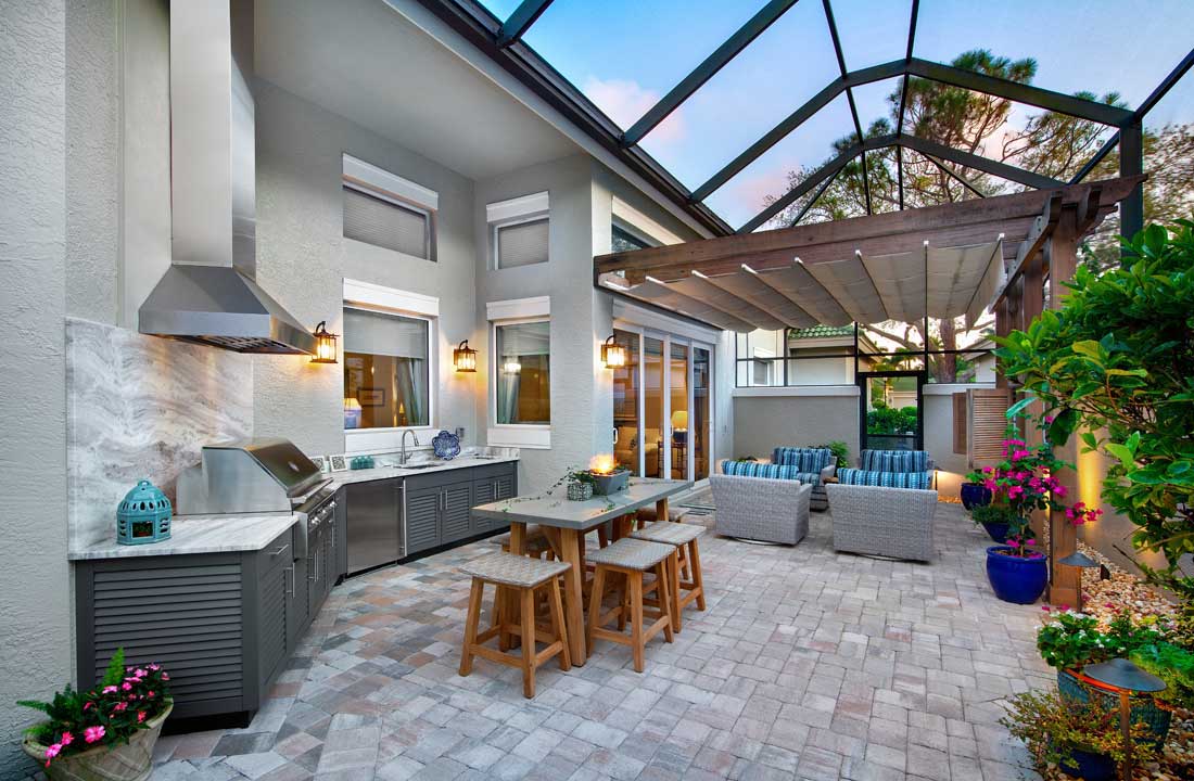 Florida Outdoor Luxury Kitchen